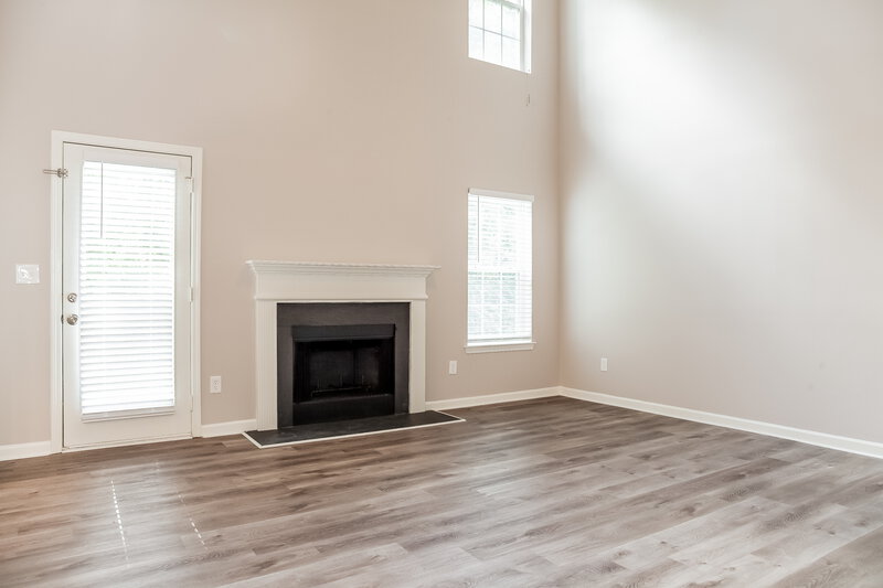 1,875/Mo, 532 Moss Stream Ln Charlotte, NC 28214 Living Room View 2