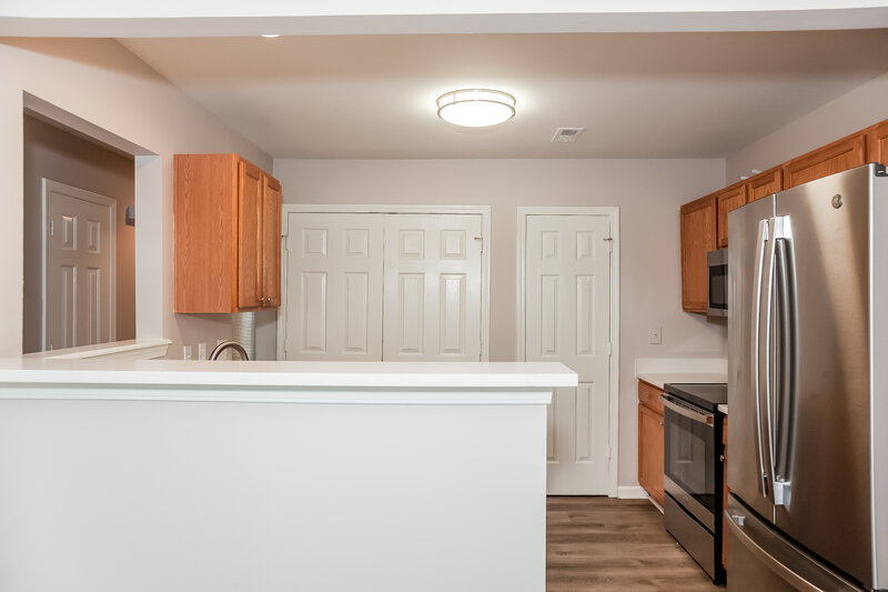 1,875/Mo, 532 Moss Stream Ln Charlotte, NC 28214 Kitchen View