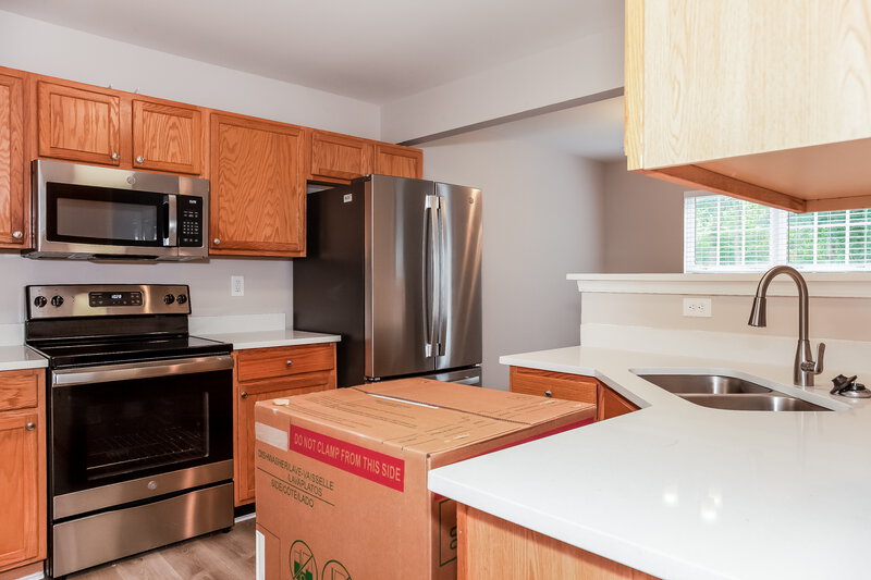 1,875/Mo, 532 Moss Stream Ln Charlotte, NC 28214 Kitchen View 2