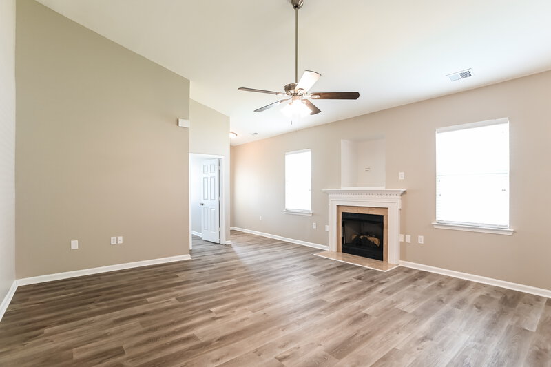 1,870/Mo, 4305 High Shoals Dr Monroe, NC 28110 Living Room View 2