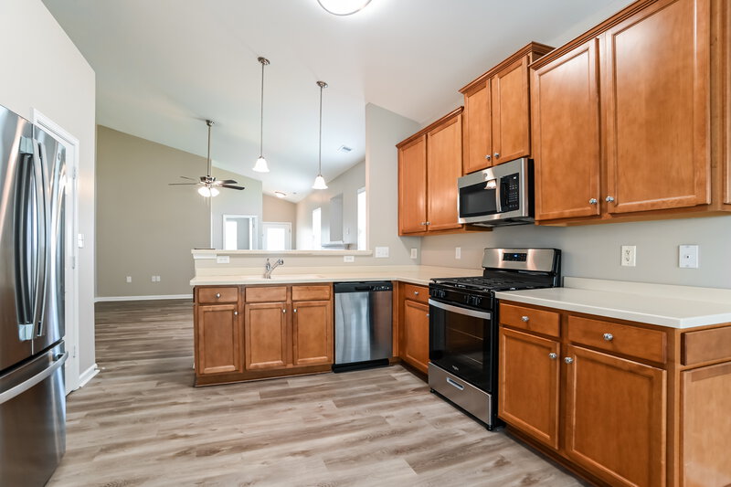 1,870/Mo, 4305 High Shoals Dr Monroe, NC 28110 Kitchen View 2