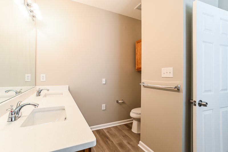 1,870/Mo, 4305 High Shoals Dr Monroe, NC 28110 Bathroom View 2