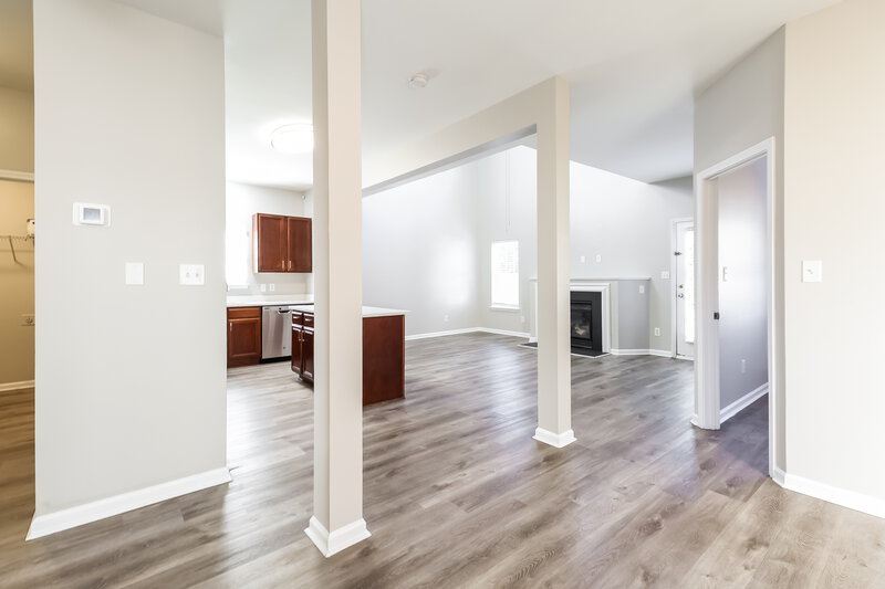 2,080/Mo, 5109 Livermore Ln Charlotte, NC 28227 Foyer View