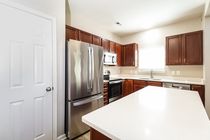 2,080/Mo, 5109 Livermore Ln Charlotte, NC 28227 Kitchen View