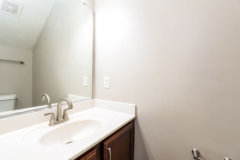 2,080/Mo, 5109 Livermore Ln Charlotte, NC 28227 Bathroom View