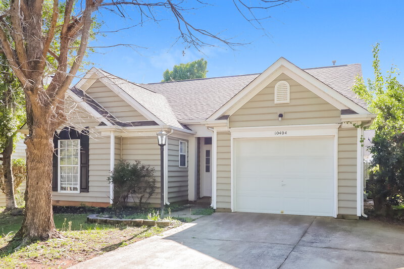 1,945/Mo, 10404 Milstead Ct Charlotte, NC 28215 Front View