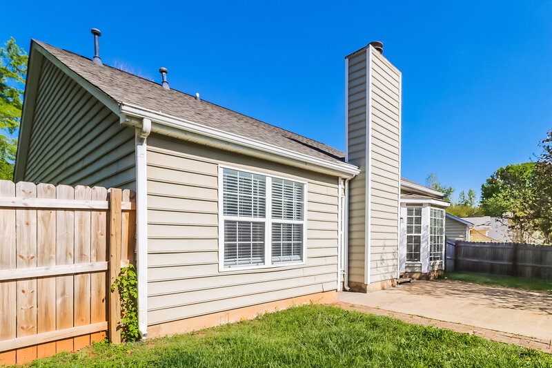 1,945/Mo, 10404 Milstead Ct Charlotte, NC 28215 Rear View 3