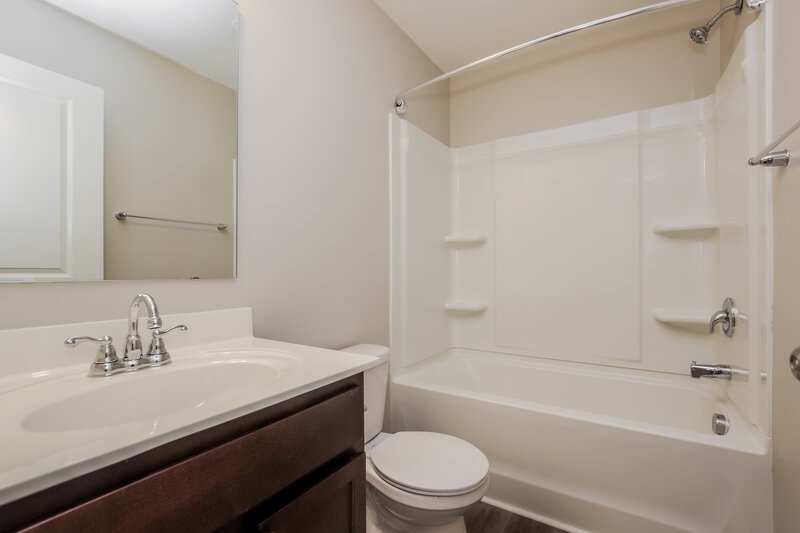 1,800/Mo, 4014 Tersk Dr Midland, NC 28107 Bathroom View