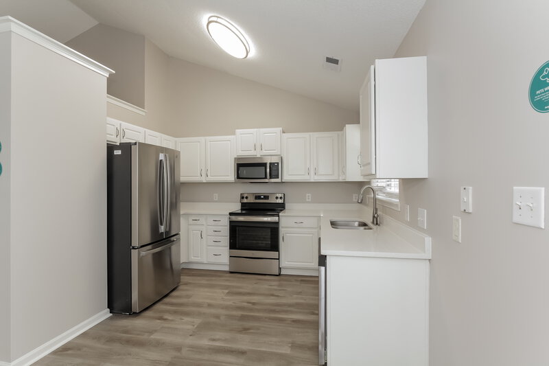 1,775/Mo, 6127 Country Walk Dr Charlotte, NC 28212 Kitchen View