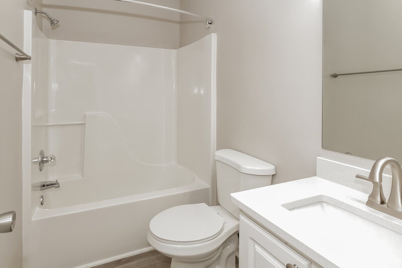 1,775/Mo, 6127 Country Walk Dr Charlotte, NC 28212 Bathroom View