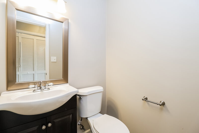 1,965/Mo, 9817 Ashley Farm Dr Matthews, NC 28105 Bathroom View