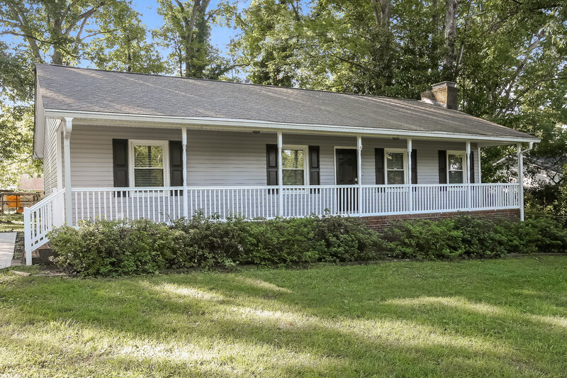 1,850/Mo, 206 Bridge St Lowell, NC 28098 Front View