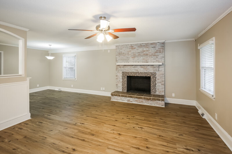 1,850/Mo, 206 Bridge St Lowell, NC 28098 Living Room View