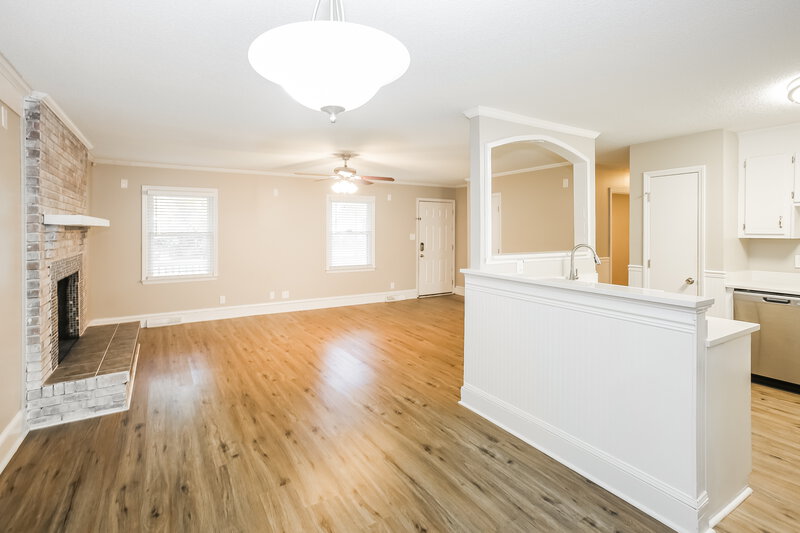 1,850/Mo, 206 Bridge St Lowell, NC 28098 Dining Room View