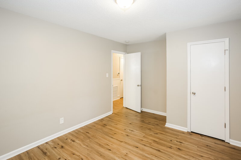 1,850/Mo, 206 Bridge St Lowell, NC 28098 Bedroom View