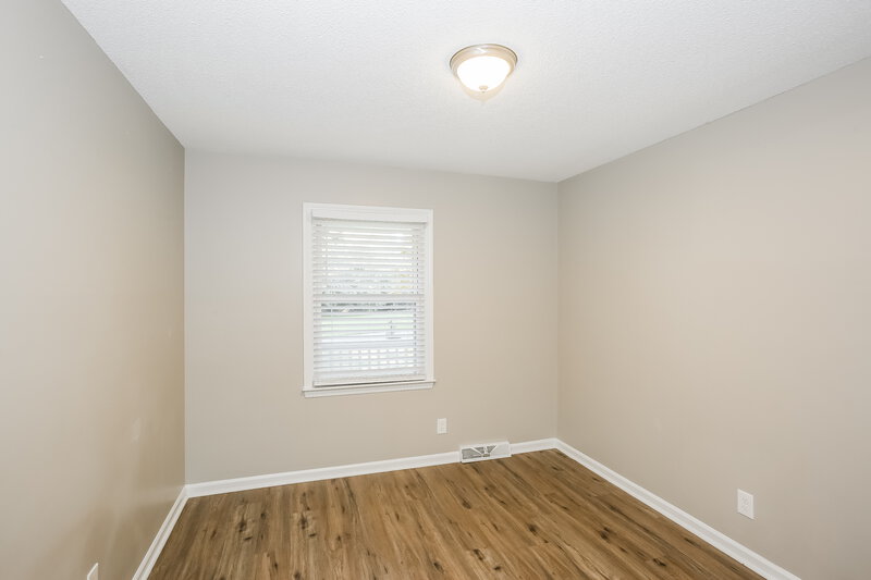 1,850/Mo, 206 Bridge St Lowell, NC 28098 Bedroom View 3