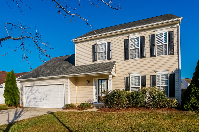 1,870/Mo, 112 Barrington Dr Mount Holly, NC 28120 Front View 2