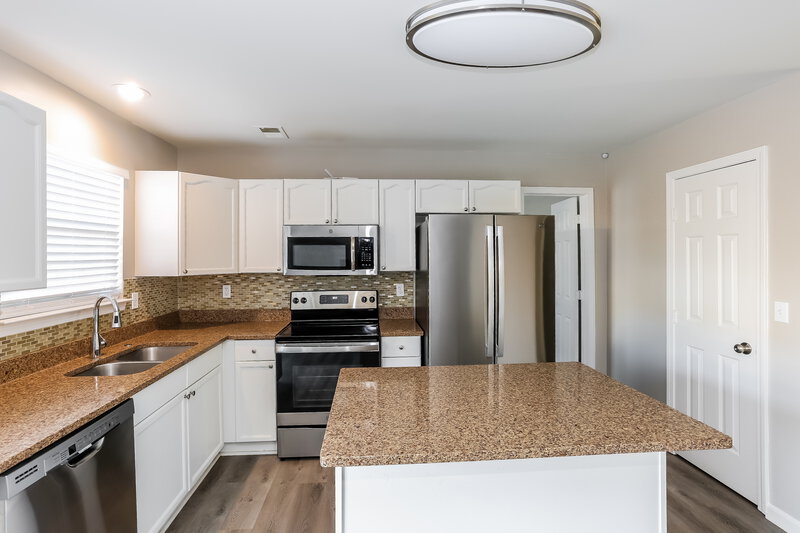 1,870/Mo, 112 Barrington Dr Mount Holly, NC 28120 Kitchen View