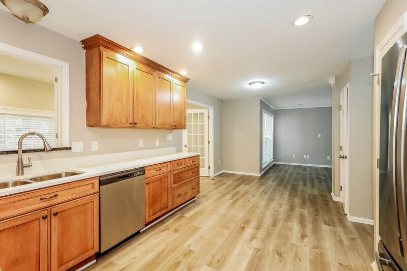 2,130/Mo, 8313 Poplar Grove Cir Waxhaw, NC 28173 Kitchen View 3