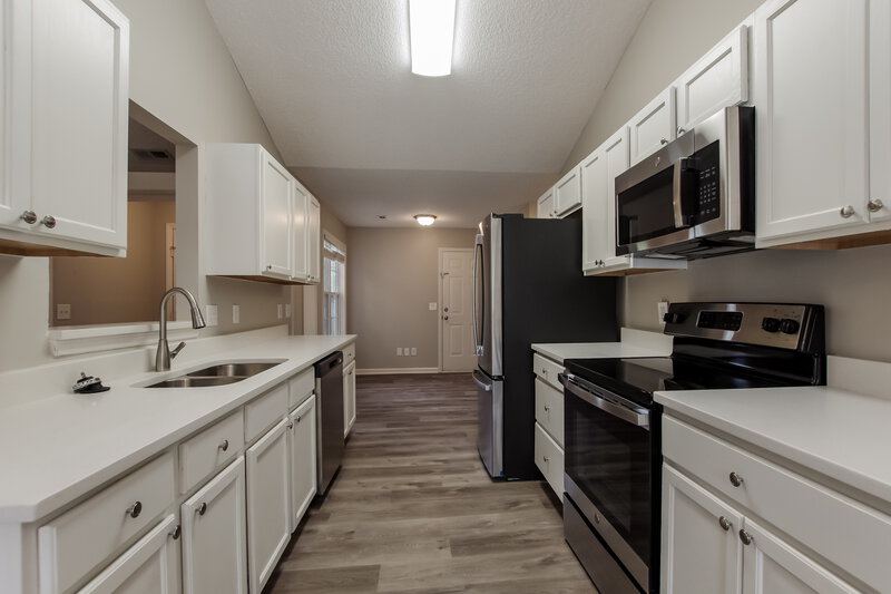 1,910/Mo, 2133 Millstone Ln Monroe, NC 28112 Kitchen View 2