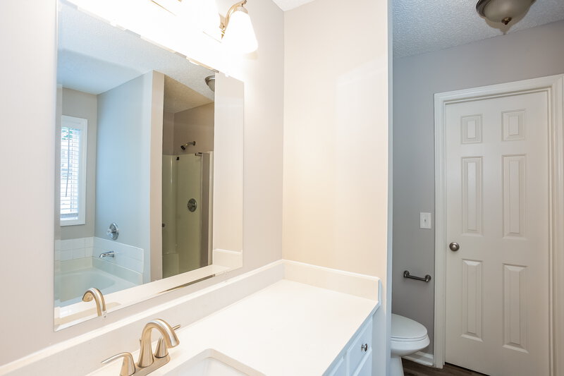 1,980/Mo, 2133 Millstone Ln Monroe, NC 28112 Main Bathroom View