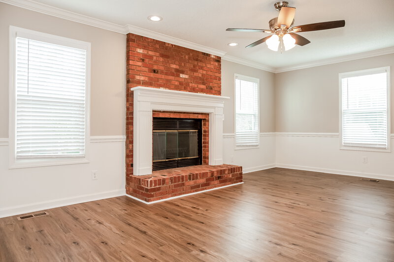 2,400/Mo, 2032 Pine Needle Ct Gastonia, NC 28056 Living Room View
