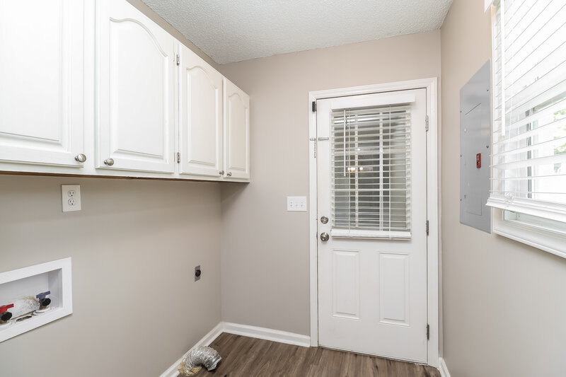 2,245/Mo, 2032 Pine Needle Ct Gastonia, NC 28056 Laundry Room View