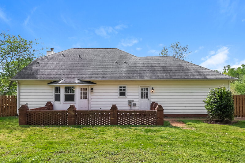 2,245/Mo, 2032 Pine Needle Ct Gastonia, NC 28056 Rear View