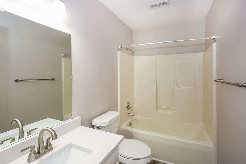 1,935/Mo, 1309 Southwind Ct SW Concord, NC 28025 Main Bathroom View
