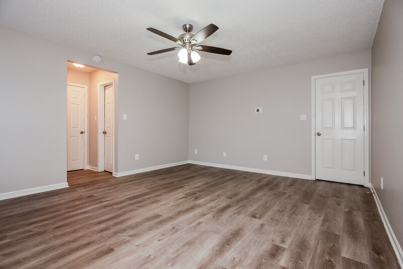 1,985/Mo, 1614 Royal Tree Ct Charlotte, NC 28216 Main Bedroom View 2