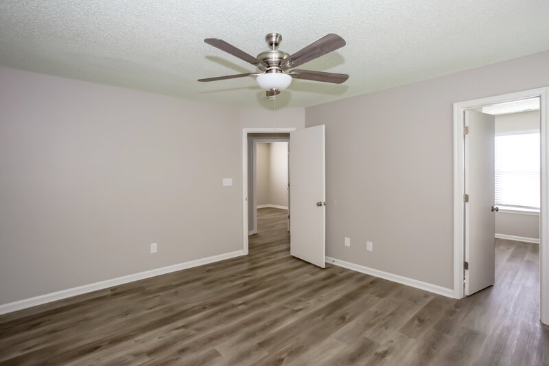 1,860/Mo, 10708 Greatford Ct Charlotte, NC 28215 Main Bedroom View 2