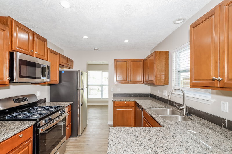 2,440/Mo, 233 Vista Grande Cir Charlotte, NC 28226 Kitchen View 2