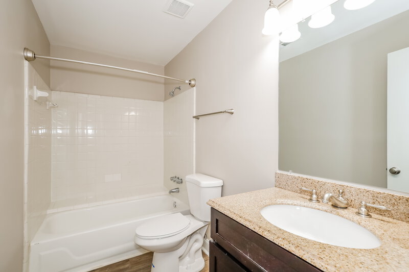 2,440/Mo, 233 Vista Grande Cir Charlotte, NC 28226 Bathroom View