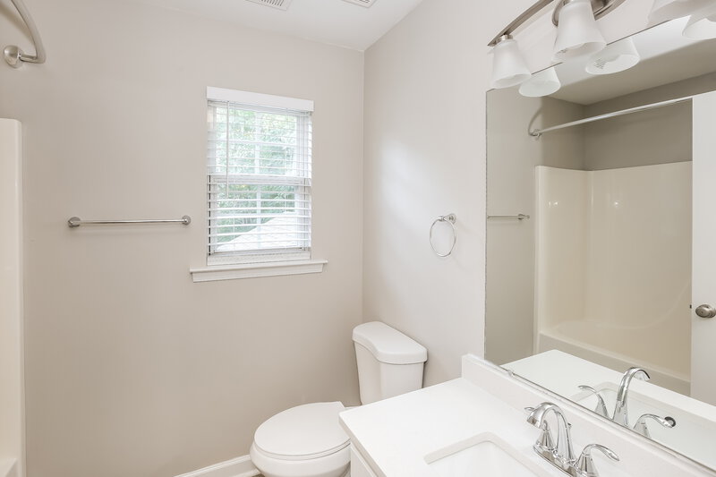 2,155/Mo, 735 Continental Dr Concord, NC 28025 Main Bathroom View
