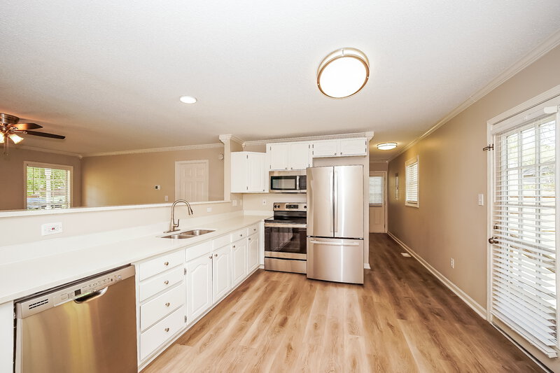 1,925/Mo, 2509 Scott St Kannapolis, NC 28083 Kitchen View 2