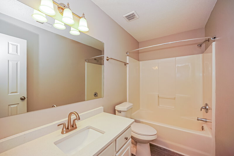 1,680/Mo, 2007 Duke Adam St Kannapolis, NC 28083 Bathroom View