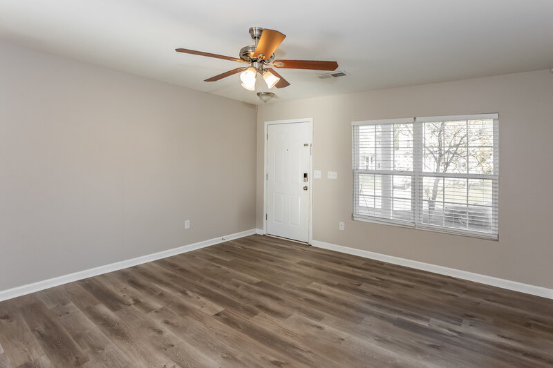 1,830/Mo, 10811 Carstairs St Charlotte, NC 28213 Living Room View 3