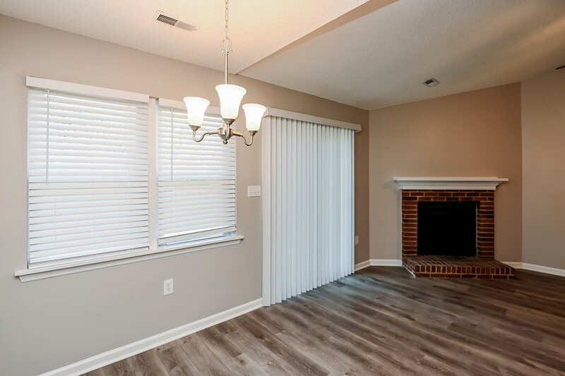 1,715/Mo, 5604 Lyford Ct Charlotte, NC 28227 Living Room View 3