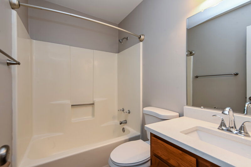 1,715/Mo, 5604 Lyford Ct Charlotte, NC 28227 Main Bathroom View