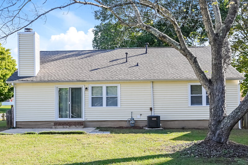 1,715/Mo, 5604 Lyford Ct Charlotte, NC 28227 Rear View