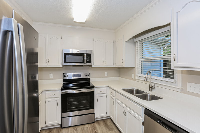 1,910/Mo, 8717 Kishorn Ct Charlotte, NC 28215 Kitchen View