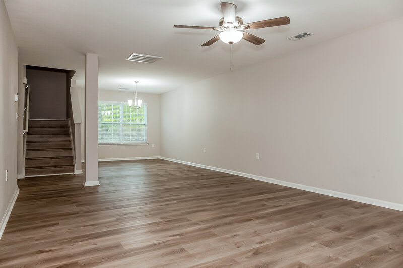 2,065/Mo, 1924 Eastway Dr Dallas, NC 28034 Living Room View 2