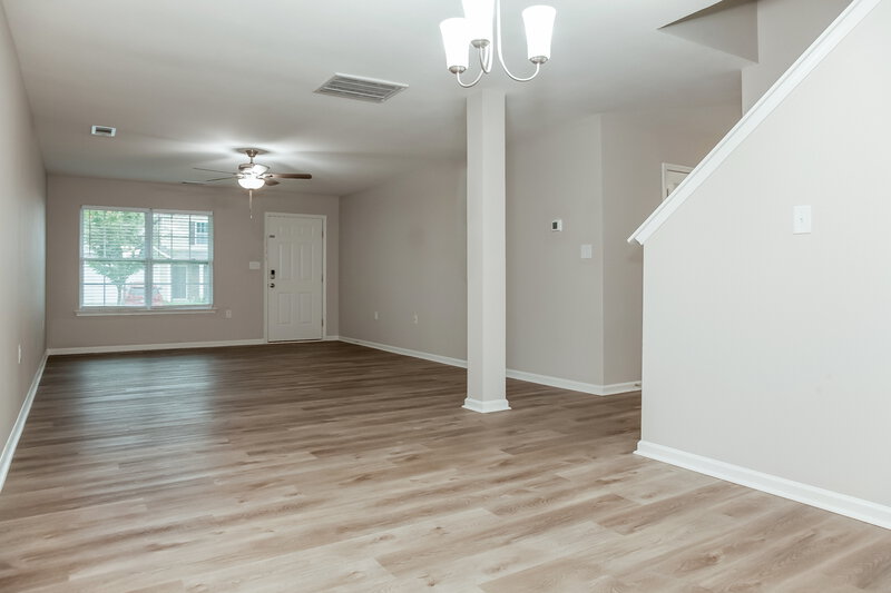 2,065/Mo, 1924 Eastway Dr Dallas, NC 28034 Living Room View 3