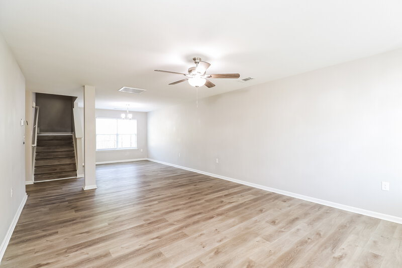 2,040/Mo, 1924 Eastway Dr Dallas, NC 28034 Living Room View 2