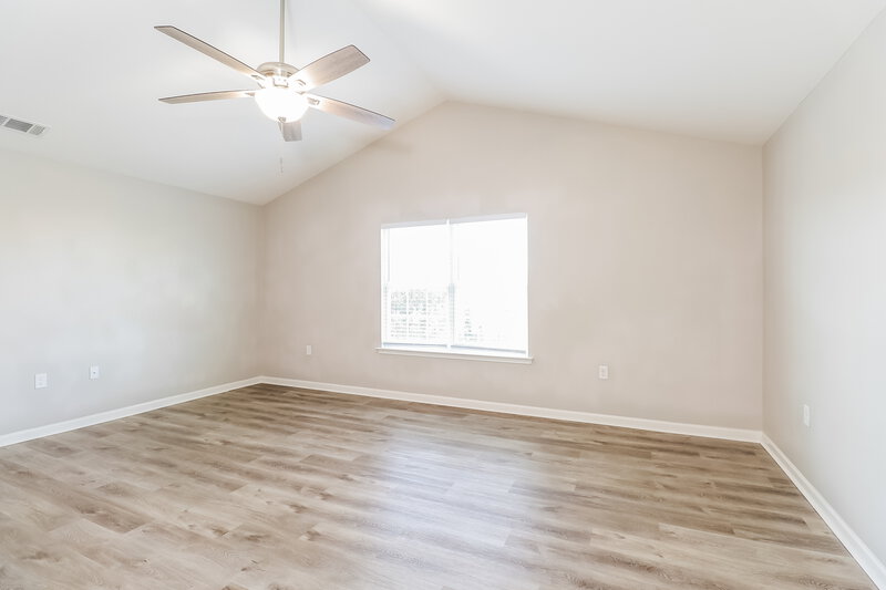 2,040/Mo, 1924 Eastway Dr Dallas, NC 28034 Main Bedroom View