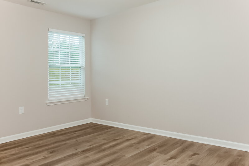 2,065/Mo, 1924 Eastway Dr Dallas, NC 28034 Bedroom View 4