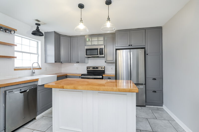 1,750/Mo, 15924 Lawyers Rd Matthews, NC 28104 Kitchen View 2