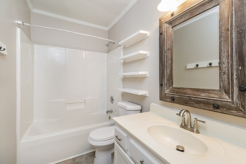 1,750/Mo, 15924 Lawyers Rd Matthews, NC 28104 Bathroom View