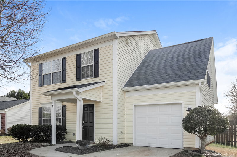 1,875/Mo, 129 Brantley Place Dr Mooresville, NC 28117 Front View 2