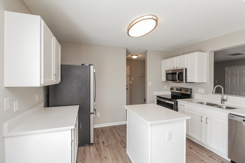 1,875/Mo, 129 Brantley Place Dr Mooresville, NC 28117 Kitchen View 2